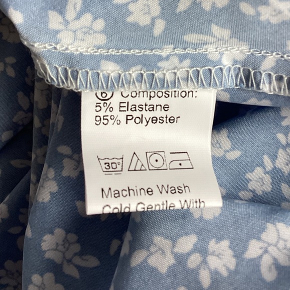 NWOT SHEIN Blue and White Floral Dress Medium - Picture 7 of 9